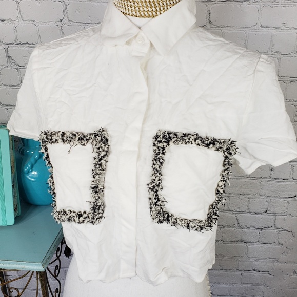 **SOLD**B. York button crop top_c - Picture 2 of 4